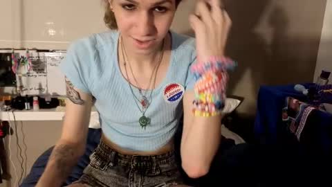 cuddleavenue online show from November 5, 2:11 am