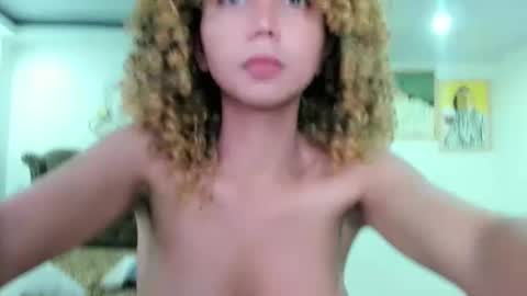 Snapshot of damnperfectxx chatting on September 12, 2:09 am damnperfectxx online show from September 12, 2:09 am