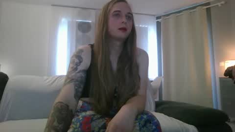 danadeluxe22 online show from January 8, 1:31 pm