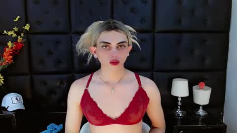 daniela_pink_ online show from March 7, 11:55 pm