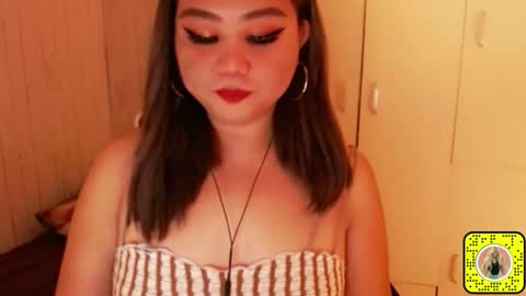 Snapshot of darkbirde chatting on October 25, 11:22 pm Rose Dawson online show from October 25, 11:22 pm