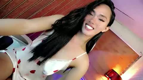 its me monica online show from April 21, 2:51 am