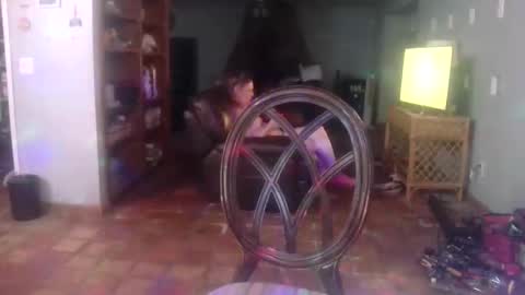 darla_darling1222101 online show from April 25, 3:32 am