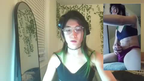 deciduousdoll online show from November 3, 6:56 am