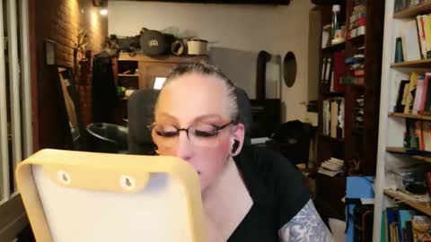 Snapshot of deeliah chatting on September 26, 12:07 am Deeliah online show from September 26, 12:07 am