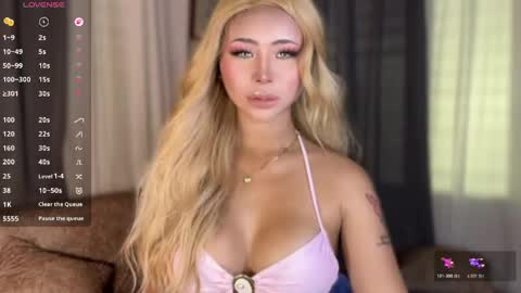 Hello your loving faye 3 online show from April 14, 8:41 am