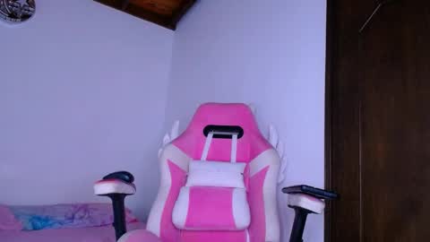   online show from April 21, 2:51 am