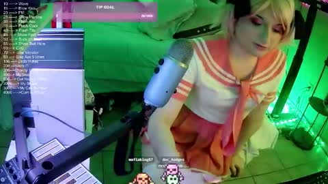 DvaDaisy online show from October 10, 9:38 pm