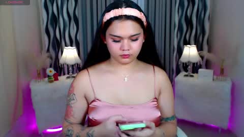 HI ITS ME ELLA online show from September 25, 12:12 pm