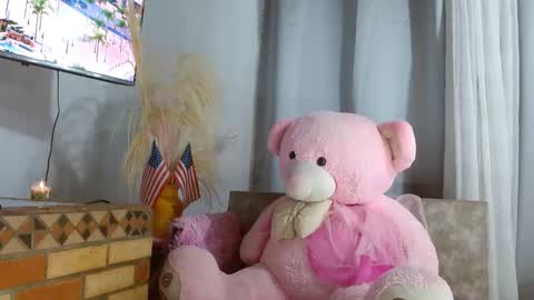 EmaFox online show from March 8, 2:15 am