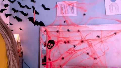 emily_castillo1_ online show from October 27, 6:10 am