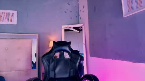 emily_castillo1_ online show from July 21, 6:05 am