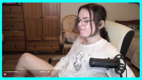 Snapshot of eva_katt chatting on January 15, 10:49 am Gamer Katt online show from January 15, 10:49 am