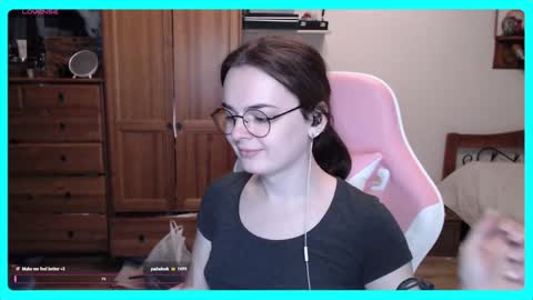 Snapshot of eva_katt chatting on February 1, 2:13 pm Gamer Katt online show from February 1, 2:13 pm