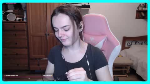 Snapshot of eva_katt chatting on February 14, 12:47 pm Gamer Katt online show from February 14, 12:47 pm