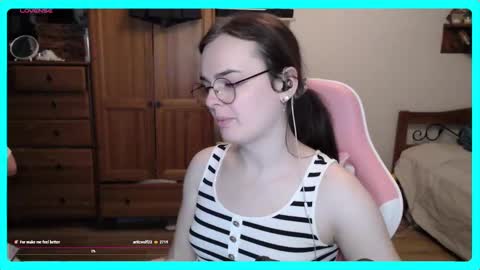 Snapshot of eva_katt chatting on February 24, 12:48 pm Gamer Katt online show from February 24, 12:48 pm