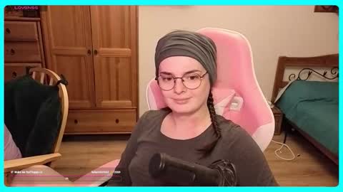 Snapshot of eva_katt chatting on September 27, 10:08 pm Gamer Katt online show from September 27, 10:08 pm