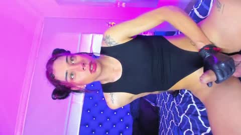 evanllelyne online show from June 2, 12:29 pm