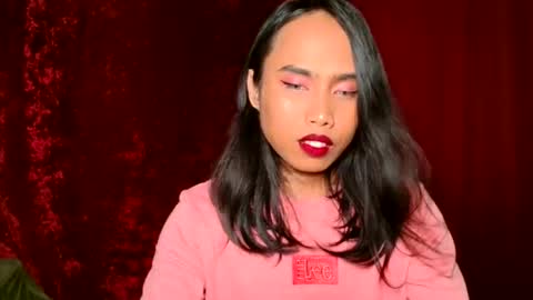 Eva online show from April 18, 1:24 pm