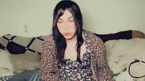 Snapshot of evelyn420521 chatting on February 28, 6:21 am evelyn420521 online show from February 28, 6:21 am