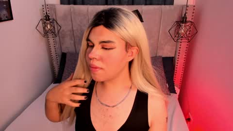 evelynn smith online show from December 21, 1:10 pm