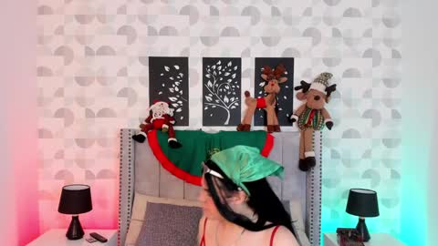 evelynn smith online show from December 24, 2:23 pm