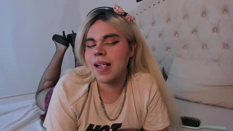 evelynn smith online show from February 6, 8:34 pm