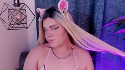 evelynn smith online show from February 21, 9:00 pm