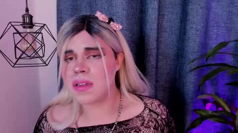 evelynn smith online show from February 28, 3:04 pm