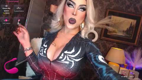 Snapshot of exoticmaria chatting on October 14, 1:06 am MARIA online show from October 14, 1:06 am