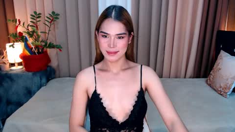 UR SWEET EZRA online show from January 3, 3:05 am