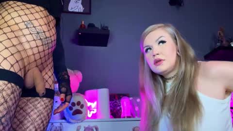 Annie with dick and Betty girl online show from October 7, 6:20 pm