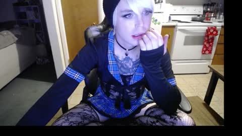 Dee online show from February 26, 2:37 am