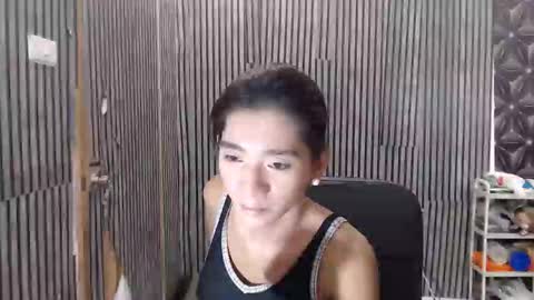 fiona908995 online show from April 20, 6:20 pm