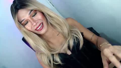 sweetyJENNY online show from April 24, 2:42 pm