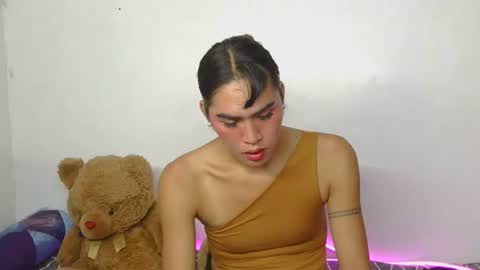 LIL LEE online show from November 11, 6:59 am