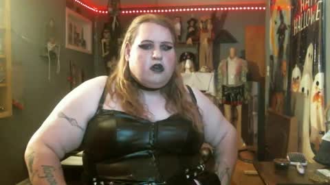 Snapshot of ginny_dominatrix chatting on September 15, 12:37 am ginny ray online show from September 15, 12:37 am