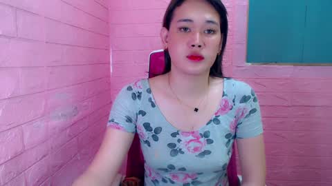 Snapshot of goddesspetits4u chatting on December 3, 5:26 am Kerstina is BACK online show from December 3, 5:26 am