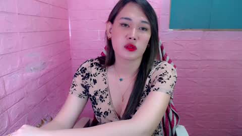 Snapshot of goddesspetits4u chatting on December 9, 8:44 am Kerstina is BACK online show from December 9, 8:44 am