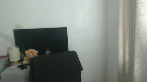 bella online show from December 18, 12:16 am