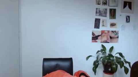 Alaska online show from December 4, 1:59 pm