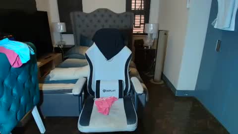 Snapshot of greta_v chatting on September 13, 7:14 am greta_v online show from September 13, 7:14 am