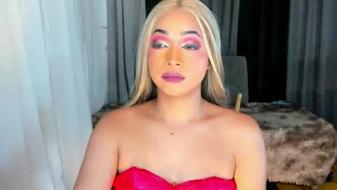 Call me Miss Gwen online show from October 15, 2:39 pm