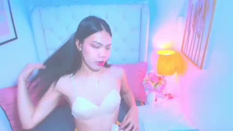 HAILEE HORNY online show from February 7, 11:45 am