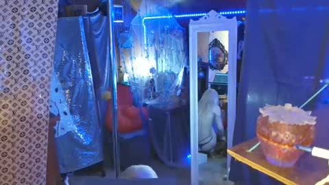 halovalentine online show from February 21, 12:16 am