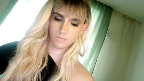 Snapshot of hellenspellman chatting on March 7, 7:55 am Helen Spellman online show from March 7, 7:55 am