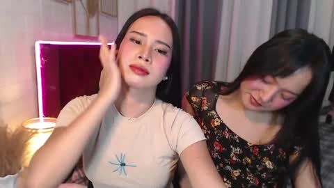 hoelymolly online show from April 6, 6:08 pm