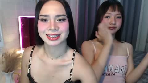 hoelymolly online show from April 18, 7:29 pm