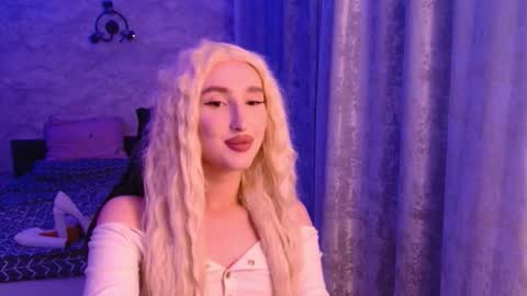 honey_sunset online show from December 2, 11:21 pm