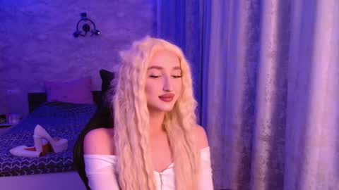 honey_sunset online show from December 6, 12:06 am